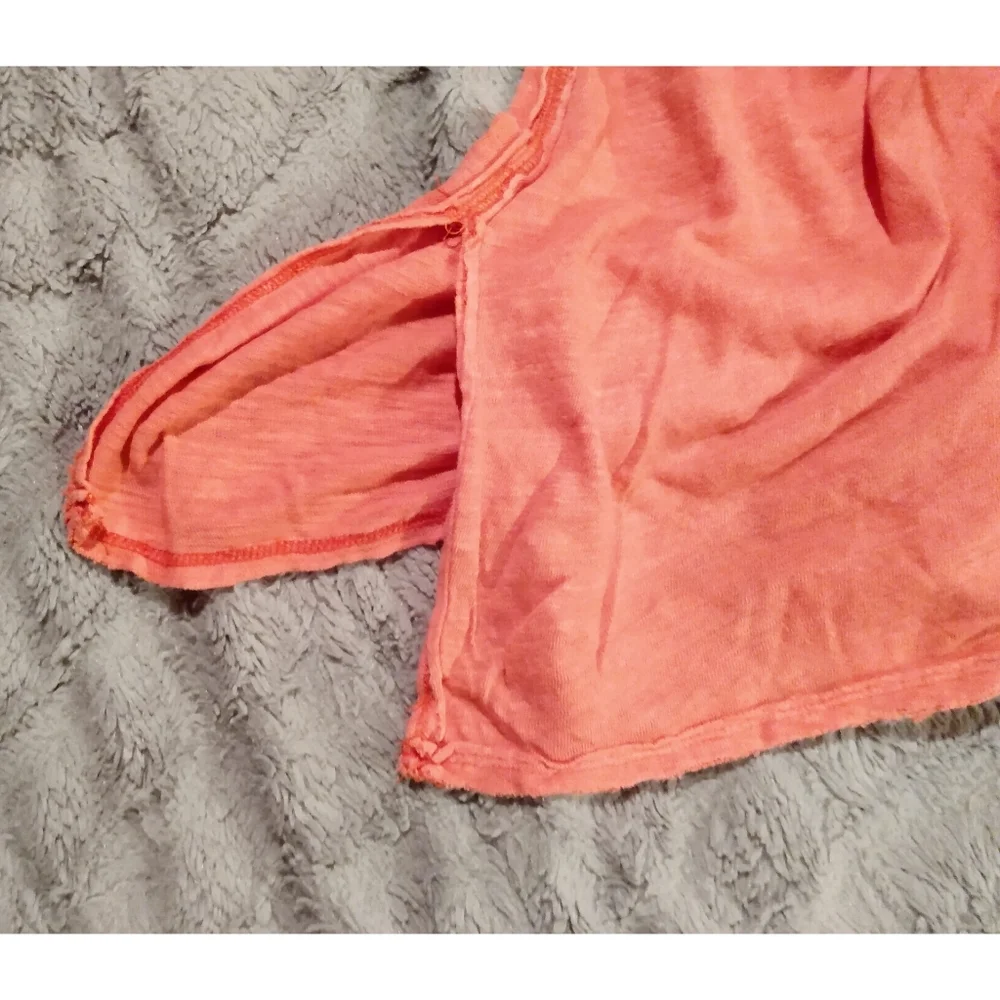 We the Free by FP  " Take Me" boyfriend v-neck burnout tee destructed melon Med. - Picture 8 of 15